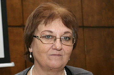 Проф. Милена Стефанова: Кметът да не позволява да му извиват ръцете, защото идват другите отрасли