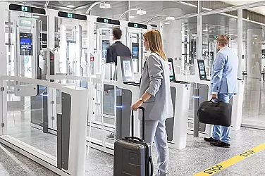 Дигитална завеса: Роботите на ЕС ловят по 100 опасни лица месечно