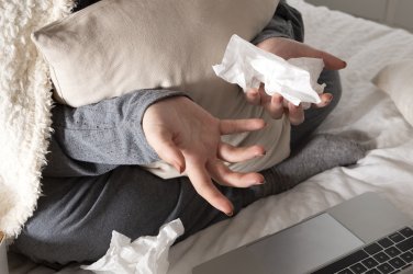 Пикът на грипната вълна се очаква след празниците, най-вероятно през януари