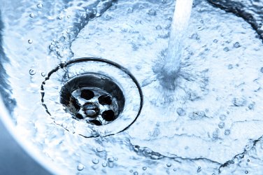 Обрат с цените на водата: Държавните ВиК оператори замразяват поскъпването от 1 януари 2026 г.