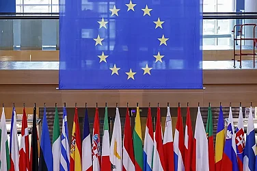 Европарламентът гласува 10% по-висок бюджет от искания от ЕК