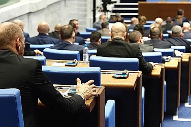 Служебната власт удължи бюджета до вота: 5% ръст на заплатите и през април