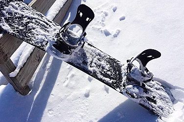 Сноубордистка пострада тежко в Рила, хеликоптер е на място