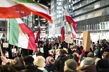 Над 2400 вече са жертвите в Иран. Бесят протестиращ