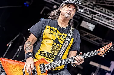 Почина китаристът на Motörhead Фил Кембъл
