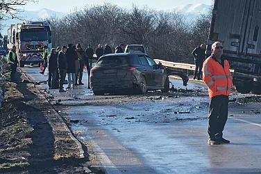 Протест за справедливост за смъртта на бившия кмет на Червен бряг