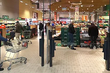 КЗК проверява „Кауфланд“ и „Т-Маркет“ за нелоялни търговски практики