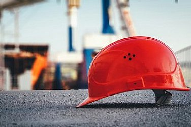 Броят на българите в трудоспособна възраст намалява с плашещи темпове