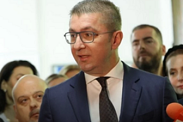 Мицкоски пак ни нападна: В Албания македонците са по-добре от България