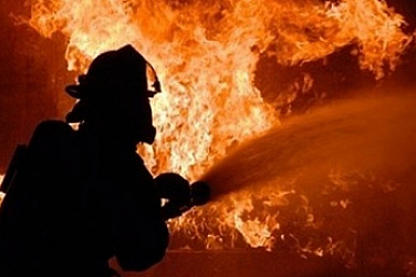 Голям пожар бушува в Българово, евакуират жителите