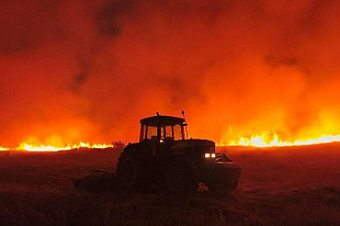 Спешно се търсят доброволци за потушаване на пожара в село Опицвет