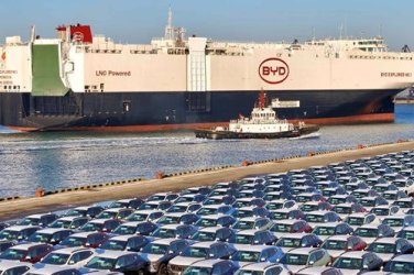 Брак по сметка: Ford и Renault обединяват сили срещу китайската EV инвазия