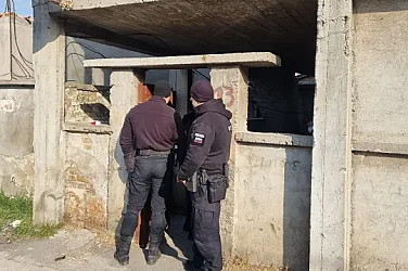 10 задържани при спецакция в Бургас, открити списъци и нарколаборатория