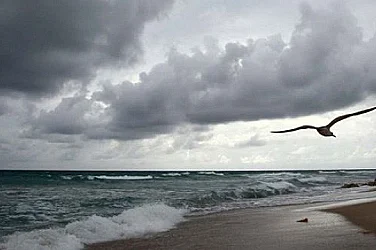 Облачно време днес, в планините – сняг, по морето – превалявания