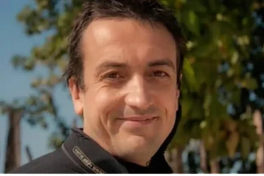 Ngakpa Dorje: Как „златният ученик“ на Далай Лама стана Лама Иво