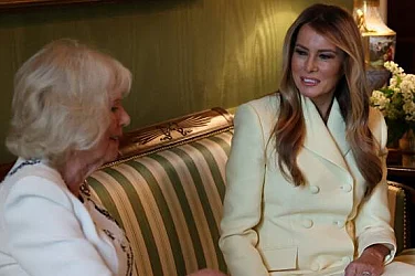 Подаръците в Белия дом – камбана на подводница, копие на писмо от 1785 г., буркан мед