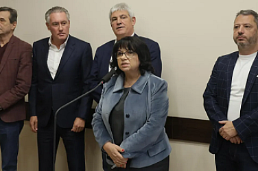 Петкова: Бюджетът остава – отлага се само процедурата