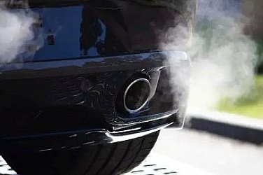 ЕС отстъпва от забраната на коли с двигатели с вътрешно горене през 2035 г.