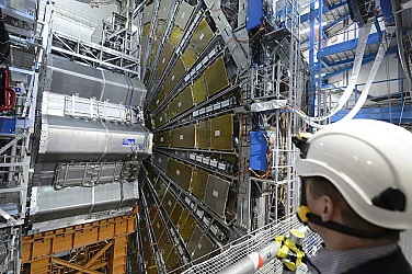 Най-иновативната климатична система: Големият адронен ускорител топли домове във Франция