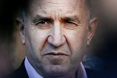 Reuters и Politico видяха триумф на проруския курс в изборния резултат на Радев