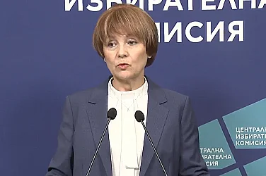ЦИК в недоумение: 40 лопати се появиха в списъците за машинния вот