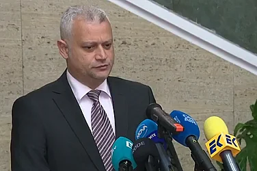 Министър Дечев сменил 23-ма от 28-те областни директори за три дни