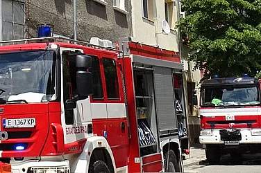 Пожарната: Не гасете мазнина с вода, избягвайте задимени стълбища, внимавайте със зарядните