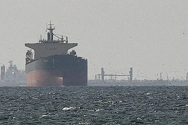 Иран атакува петролен танкер край Дубай, напрежението в Близкия изток ескалира