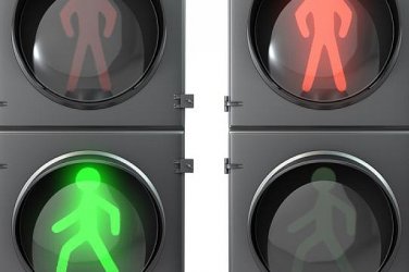 Жена с 31 години стаж зад волана блъсна дете на зелен светофар в София