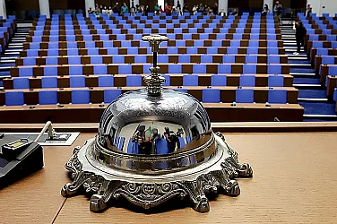 Парламентът на извънредно заседание за горивата заради Ормузкия проток