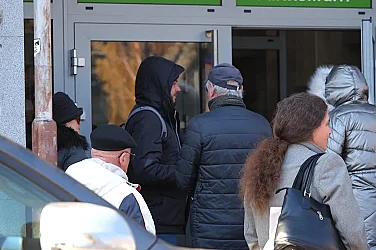 Започва изплащането на пенсиите. За последен път по старите правила
