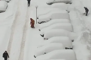 Студът затваря училищата в Русе: 12 януари е неучебен ден заради екстремни температури и лед