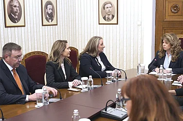 Започнаха консултациите за служебен кабинет с президента Илияна Йотова