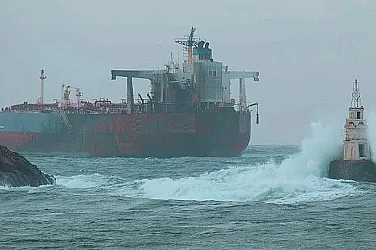 Корабособственикът плати над 270 000 евро за изтеглянето на танкера „Кайрос“