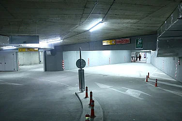 Цените на два основни буферни паркинга в София скочиха с 800%