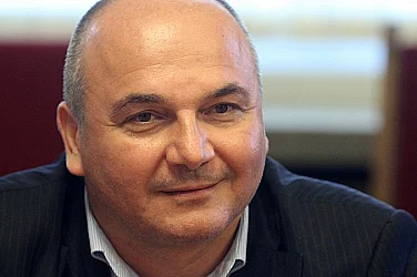 Смешно е да се "командват" цените с репресивни мерки, категоричен е финансистът Любомир Дацов