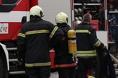 Автобус с 21 пътници избухна в пламъци на границата с Турция