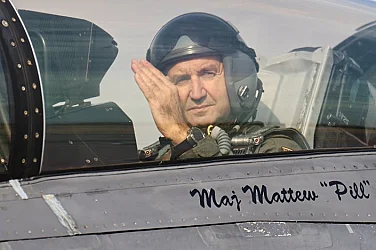 Politico: Бившият пилот Румен Радев без ясна алтернатива за управление