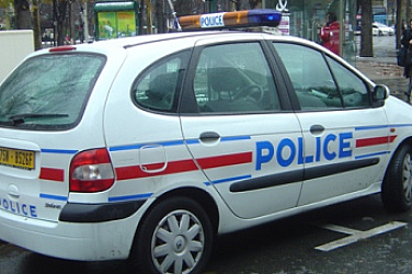 Мъж с викове „Аллах акбар“ помете хора с кола във Франция – разследват тероризъм