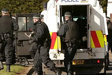 Над 100 евакуирани: Службите в Северна Ирландия предотвратиха атентат с кола-бомба