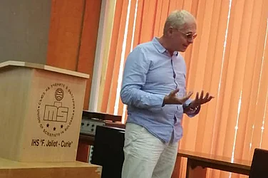 Светът след човешката интелигентност – доц. д-р Борис Грозданов пред ФрогНюз