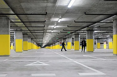 От 1 лев на 2 евро: Два основни буферни паркинга в София вече са платени