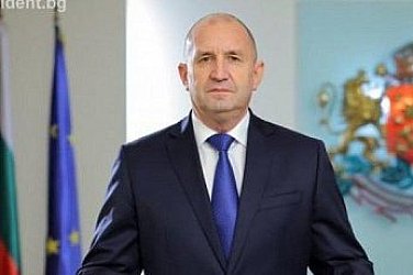 Румен Радев обмисля оставка в понеделник, за да участва в изборите?