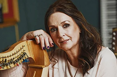 Затихна гласът на Ирландия – отиде си певицата Моя Бренан, сестра на Еня