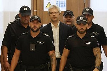 Кметът на Варна Благомир Коцев излиза от ареста срещу гаранция от 200 000 лв.