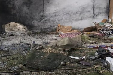 Поне шестима загинали при експлозия на джамия в Сирия