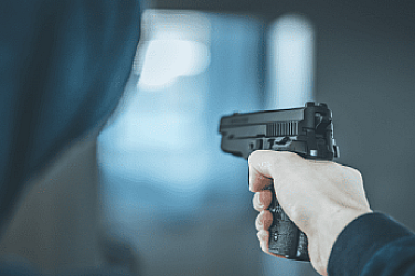Стрелба в училище в Хасково, в Русе пак бият
