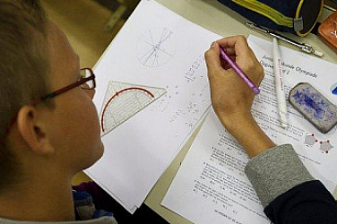 3,42 е средната оценка от националното външно оценяване по математика за 6. клас