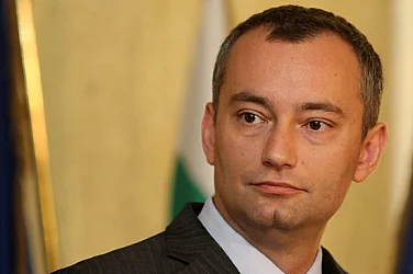 Николай Младенов и 14 палестински технократи поемат управлението на Газа днес