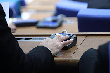 Студентските кредити стават по-достъпни – депутати гласуваха намаление на лихвите